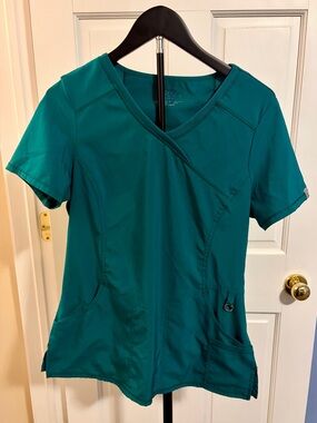 Cherokee Forest Green V-Neck Short Sleeve Scrub Top